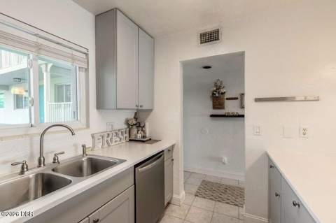 411 N Halifax Avenue #113, Daytona Beach FL - photo 22 of 37