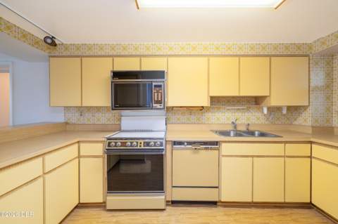 1133 Ocean Shore Boulevard #303, Ormond Beach FL - photo 19 of 42