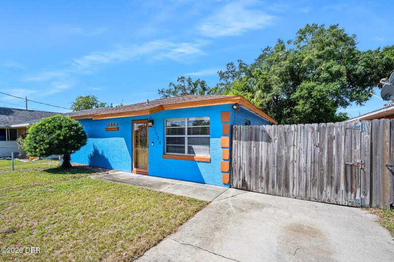 2 bedroom Single Family Residence at 1324 Granada Avenue, Highland Park, Daytona Beach — photo 3