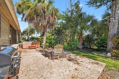 748 Pine Shores Circle, New Smyrna Beach FL - photo 13 of 16