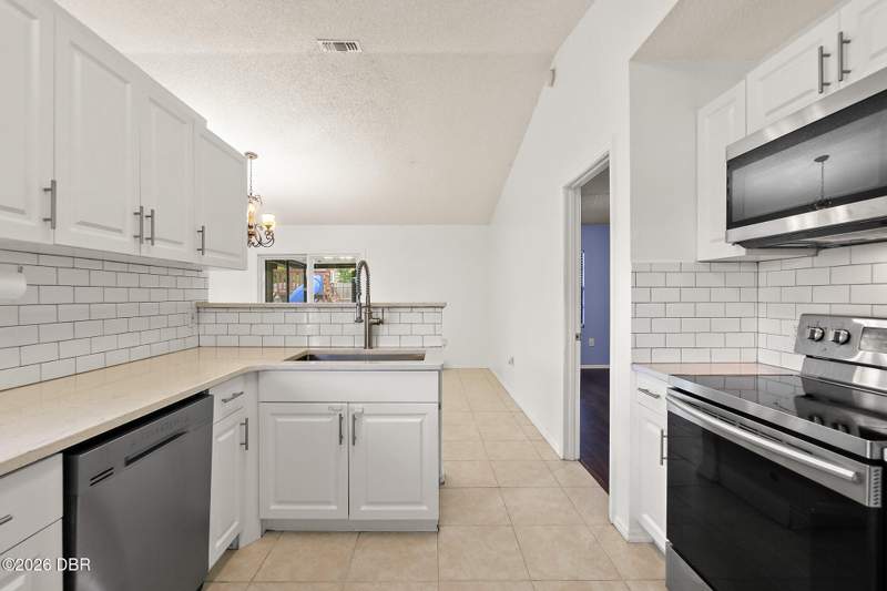 3 bedroom Single Family Residence at 769 Coleman Avenue, Deltona Lakes, Deltona — photo 3