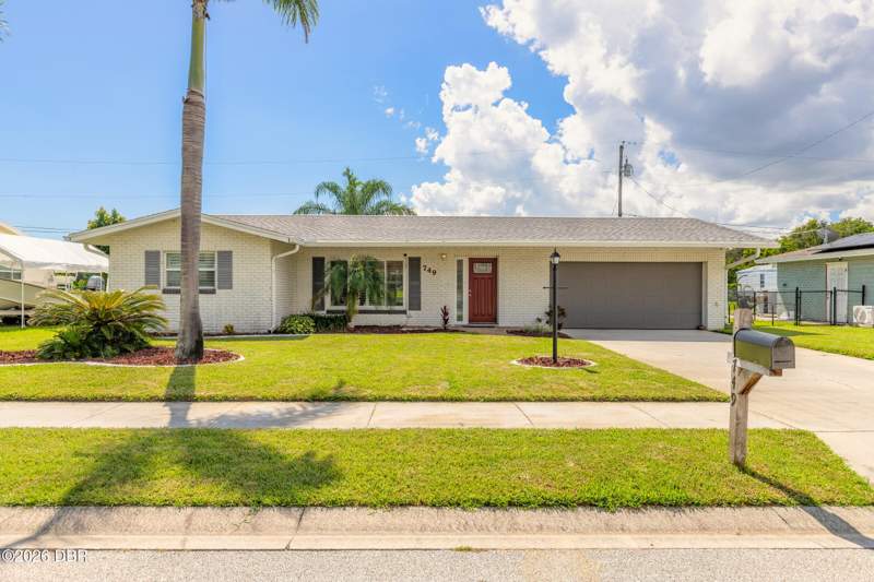 3 bedroom Single Family Residence at 749 Baywood Lane, Greenbriar Estates, South Daytona — photo 1
