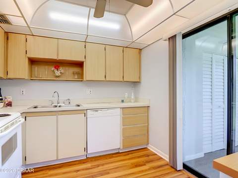 275 Indigo Drive #105, Daytona Beach FL - photo 20 of 68