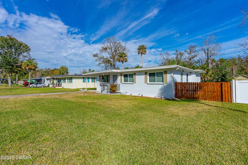 3 bedroom Single Family Residence at 517 S Lanvale Avenue, Tuscawilla Highlands, Daytona Beach — photo 3