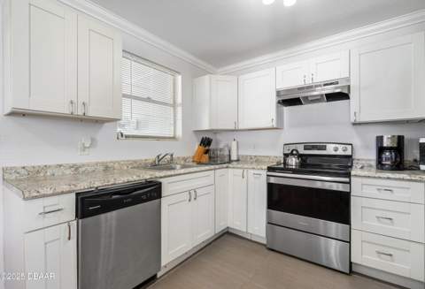 517 S Lanvale Avenue, Daytona Beach FL - photo 11 of 35