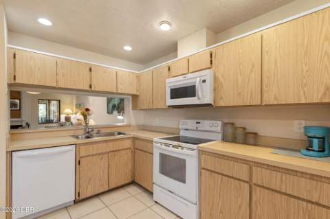 1 Tomoka Oaks Boulevard #138, Ormond Beach FL - photo 17 of 44