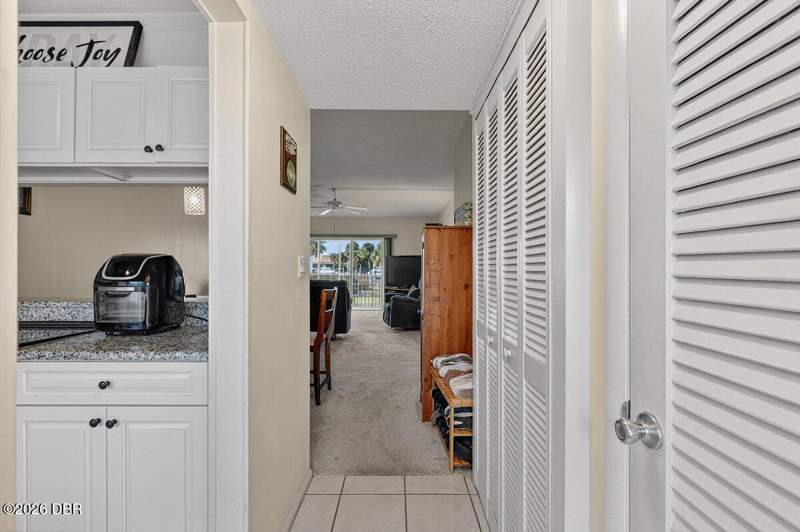 2 bedroom Condominium at 721 S Beach Street #205, Daytona Beach Riverhouse Condos, Daytona Beach — photo 4