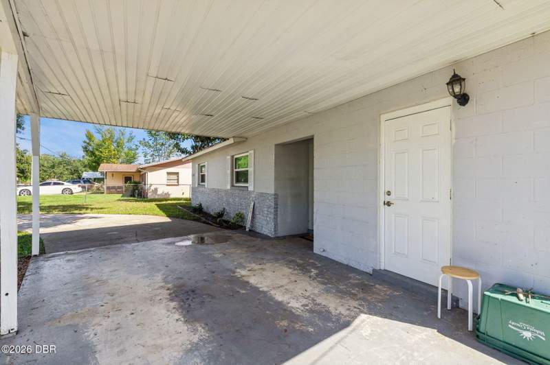 3 bedroom Single Family Residence at 1567 Derbyshire Road, Highland Park, Daytona Beach — photo 3