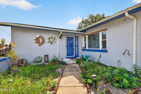 1339 S Shangri-La Drive, Daytona Beach FL - photo 13 of 60
