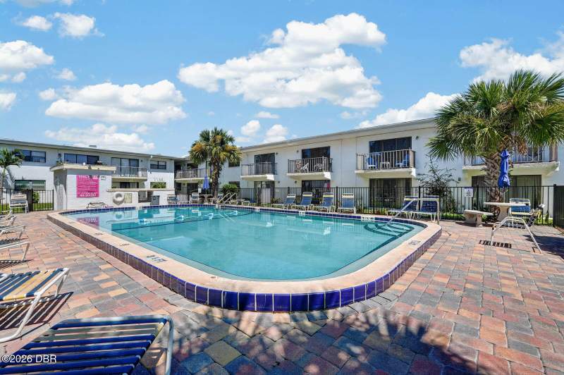1 bedroom Condominium at 1500 Virginia Avenue #209, Daytona Beach Resort Golf & Country Club, Daytona Beach — photo 3