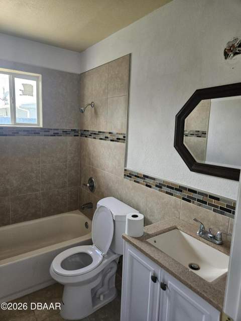122 Essex Drive, Ormond Beach FL - photo 9 of 16