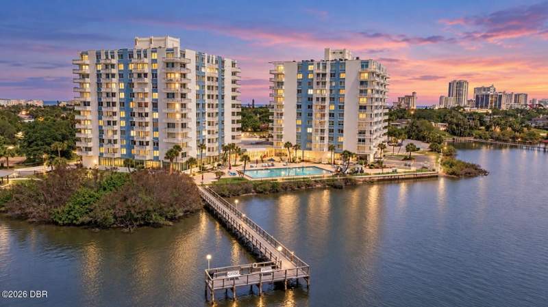 2 bedroom Condominium at 925 N Halifax Avenue #307, Bayshore Bath & Tennis Club Condo, Daytona Beach — photo 3