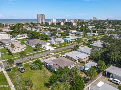 1517 N Grandview Avenue, Daytona Beach FL - photo 24 of 27