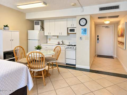 2301 S Atlantic Avenue #304, Daytona Beach Shores FL - photo 6 of 37