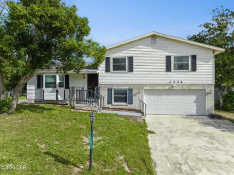 1334 S Paradise Lane, home for sale in Daytona Beach 32119