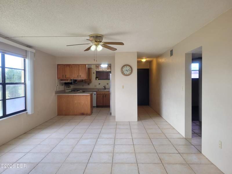 2 bedroom Condominium at 325 Wilder Boulevard #A401, Wilder Blvd Condo, Daytona Beach — photo 3