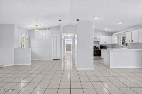25 Potters Lane, Palm Coast FL - photo 12 of 64