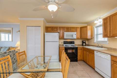 1330 SE Miracle Strip Parkway #Apt 104, Fort Walton Beach FL - photo 18 of 72
