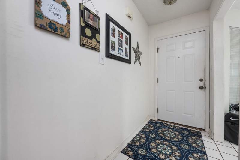 3 bedroom Detached Single Family at 2812 Lee Trevino Court, Lake Pointe, Shalimar — photo 5