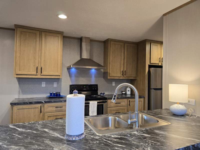 3 bedroom Mobile Home at 215 E Juniper Avenue, Oakwood hills, DeFuniak Springs — photo 5