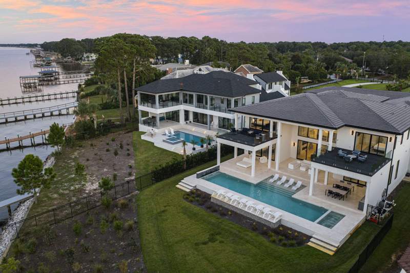 8 bedroom Detached Single Family at 396 Walton Way, Whispering Oaks, Miramar Beach — photo 5