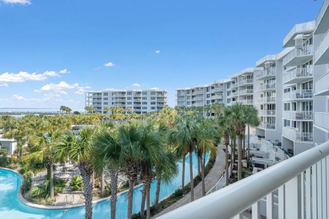 Destin West Pelican