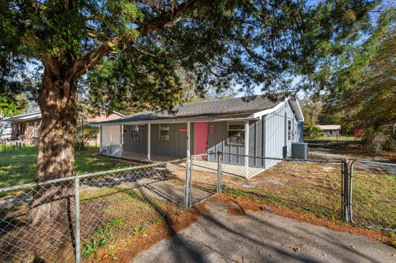 3 bedroom Detached Single Family at 39 Will Kelly Avenue, DeFuniak Springs, DeFuniak Springs — photo 1