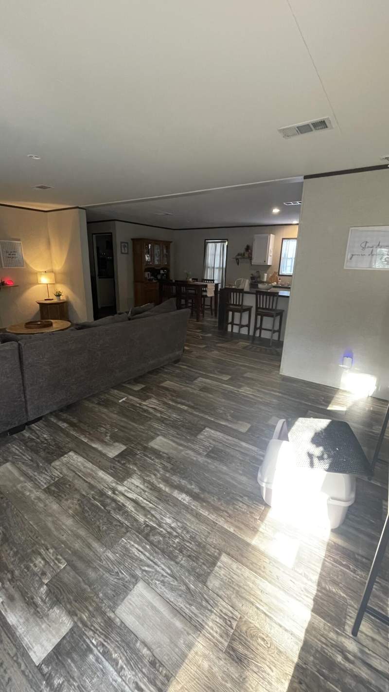 3 bedroom Mobile Home at 187 E Violet Lane, Oakwood Hills Unit 1, DeFuniak Springs — photo 3