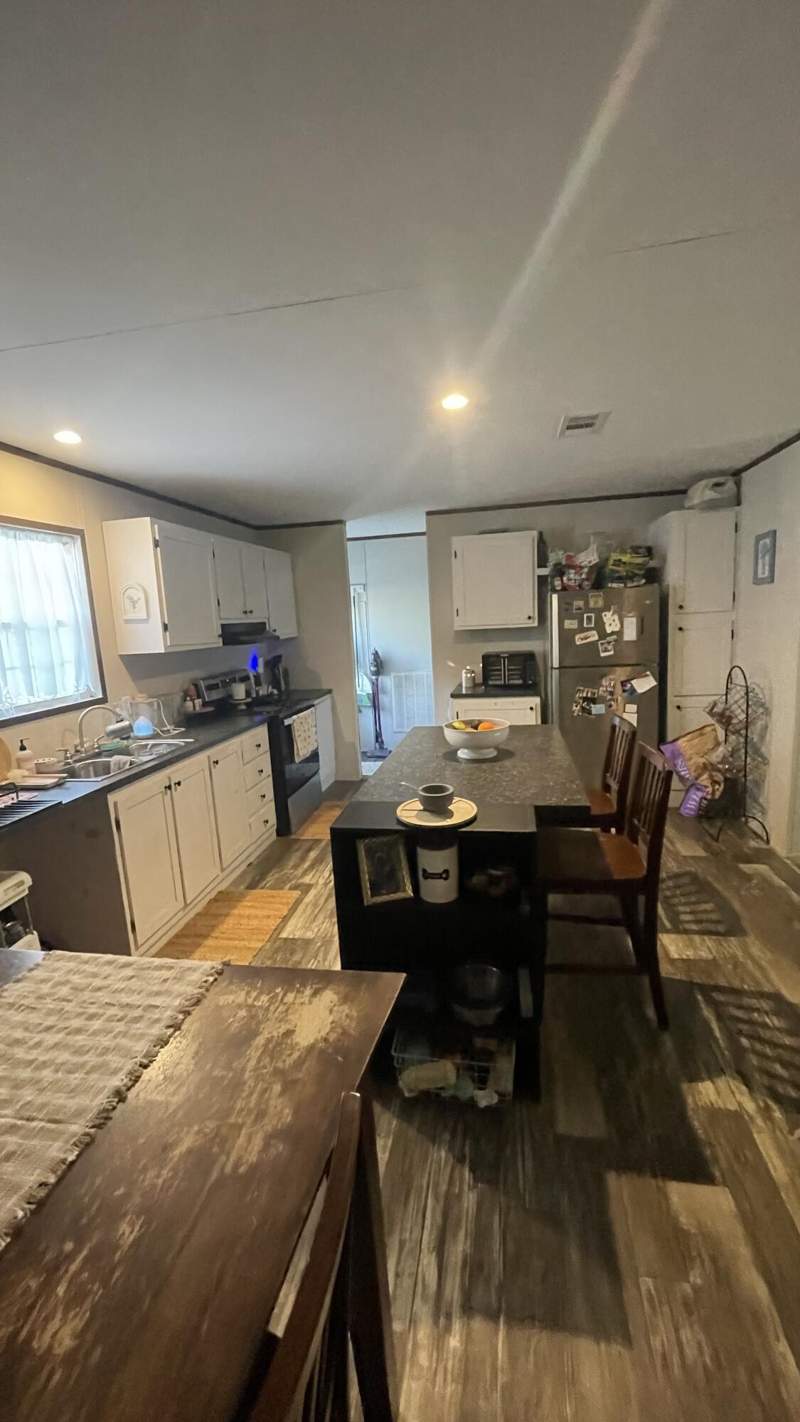 3 bedroom Mobile Home at 187 E Violet Lane, Oakwood Hills Unit 1, DeFuniak Springs — photo 5