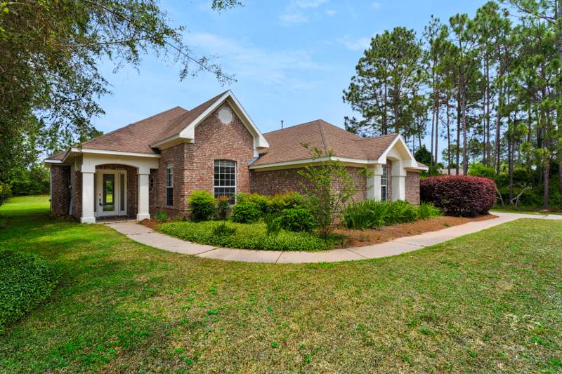 3 bedroom Detached Single Family at 155 E Club House Drive, Windswept Estates, Freeport — photo 2