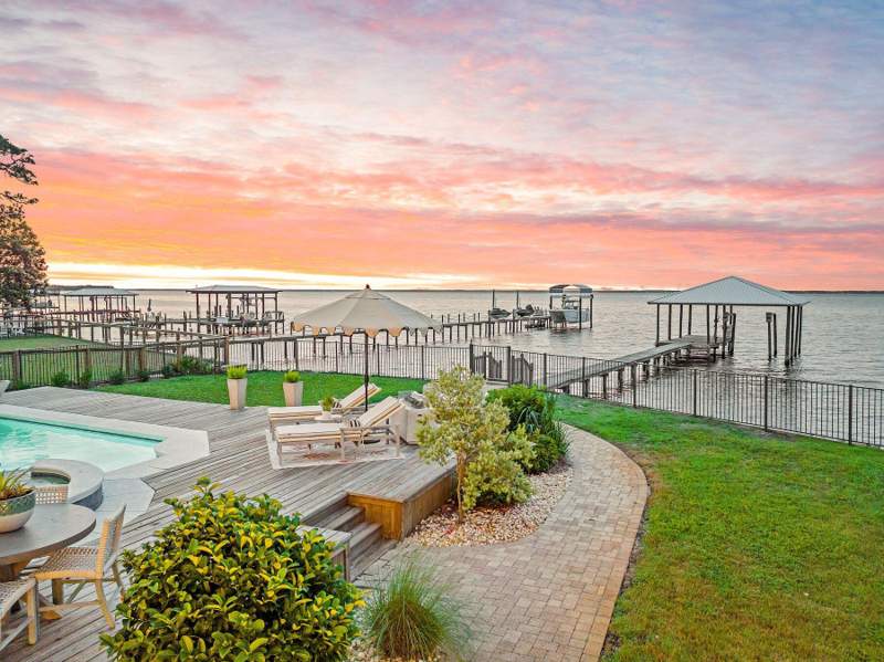 9 bedroom Detached Single Family at 92 Carolyn Lane, Bay Pine Shores, Santa Rosa Beach — photo 3
