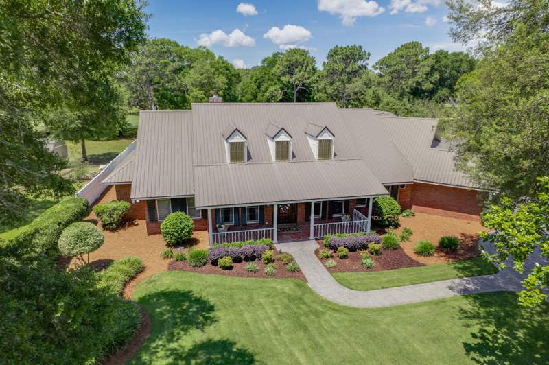 3 bedroom Detached Single Family at 1129 Forest Road, Rocky Bayou Country Club Estates 1, Niceville — photo 2