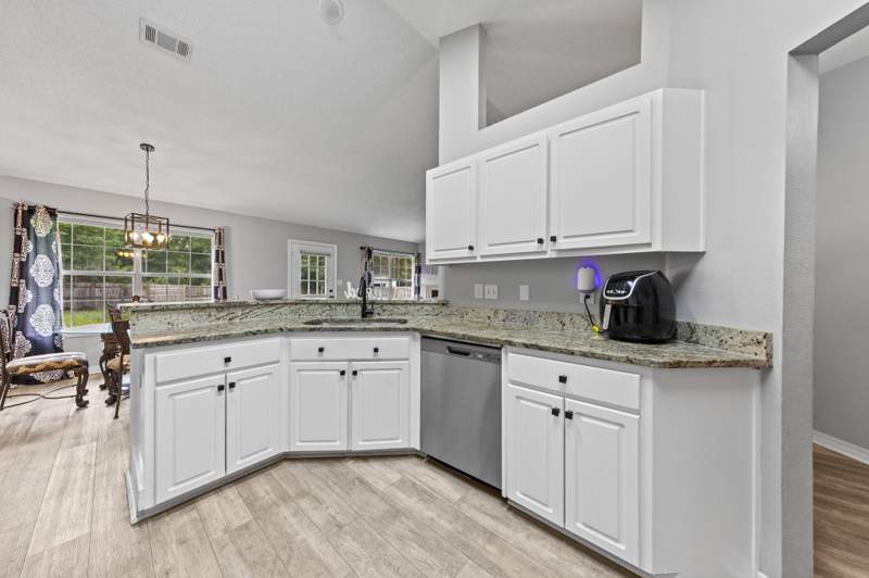 4 bedroom Detached Single Family at 5123 Whitehurst Lane, Antioch Estates S/D Lot 70 Blk A, Crestview — photo 3