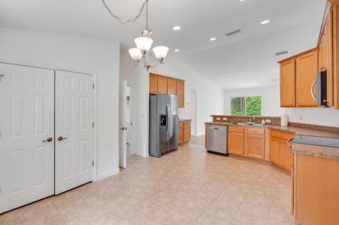 48 S Pleasant Drive, DeFuniak Springs FL - photo 20 of 47