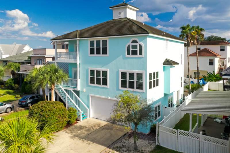 4 bedroom Detached Single Family at 2400 Palm Harbor Drive, Palm Harbor Marina, Fort Walton Beach — photo 2