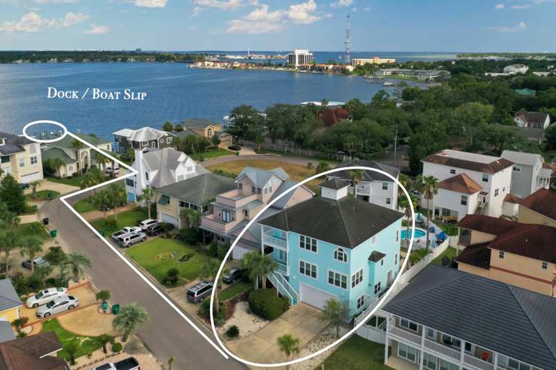 4 bedroom Detached Single Family at 2400 Palm Harbor Drive, Palm Harbor Marina, Fort Walton Beach — photo 1