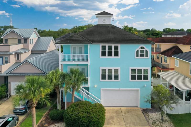 4 bedroom Detached Single Family at 2400 Palm Harbor Drive, Palm Harbor Marina, Fort Walton Beach — photo 3