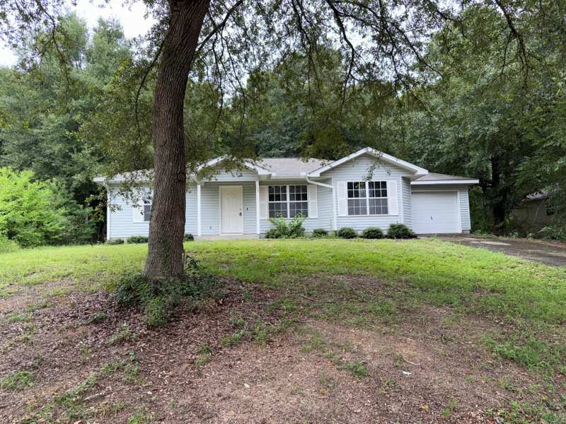 3 bedroom Detached Single Family at 137 Lonnie Jack Drive, Adams Powell, Crestview — photo 1