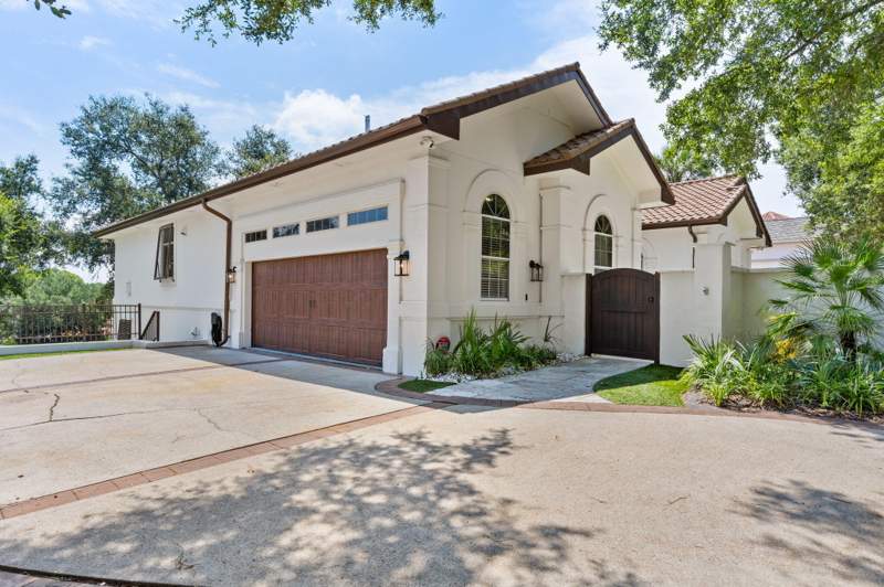 4 bedroom Detached Single Family at 5311 Tivoli Drive, Tivoli Ridge, Miramar Beach — photo 2