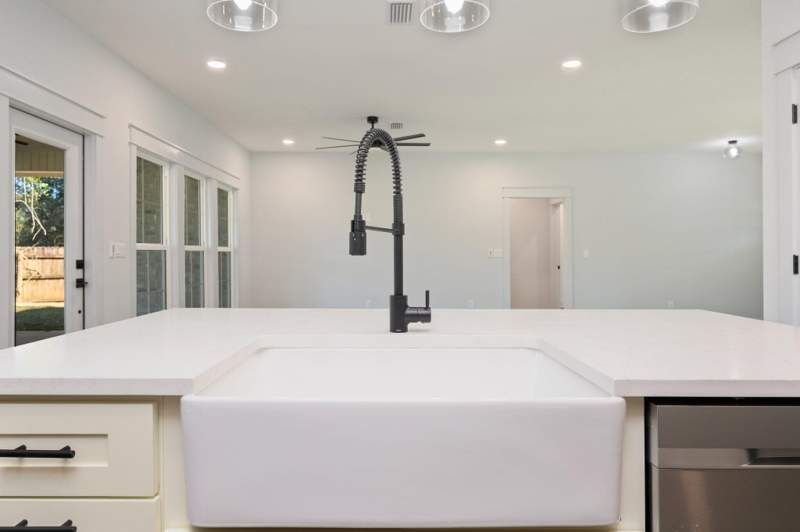 4 bedroom Detached Single Family at 1524 Kais Street, Mossy Oaks, Baker — photo 5