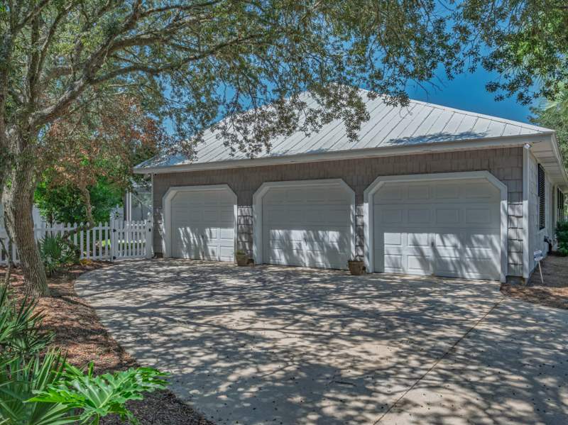 3 bedroom Detached Single Family at 125 Seabreeze Trail, Seabreeze 2nd Addn, Inlet Beach — photo 4