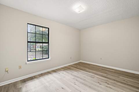 102 Grimes Avenue, Crestview FL - photo 22 of 34