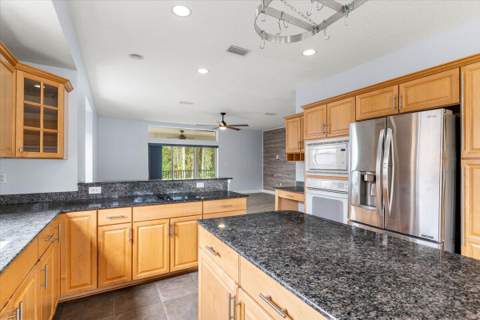 260 Tecumseh Lane, Mary Esther FL - photo 13 of 64