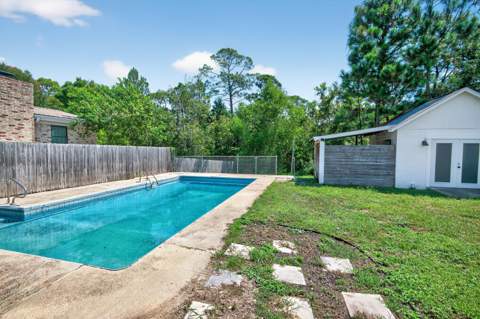 115 Ridgewood Avenue, Mary Esther FL - photo 11 of 54