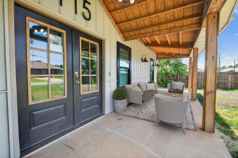 5 bedroom Detached Single Family at 115 Ridgewood Avenue, Wynnehaven Beach Estates, Mary Esther — photo 3