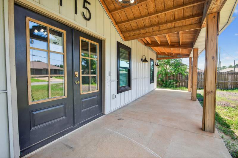5 bedroom Detached Single Family at 115 Ridgewood Avenue, Wynnehaven Beach Estates, Mary Esther — photo 4