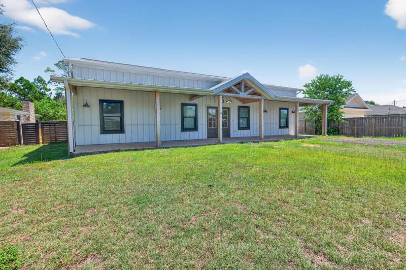 5 bedroom Detached Single Family at 115 Ridgewood Avenue, Wynnehaven Beach Estates, Mary Esther — photo 2