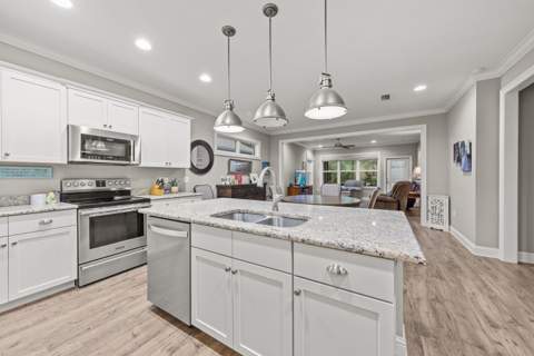 40 Oyster Boulevard, Freeport FL - photo 7 of 32