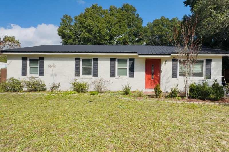 4 bedroom Detached Single Family at 108 Oglesby Avenue, Ferdon Heights, Crestview — photo 1