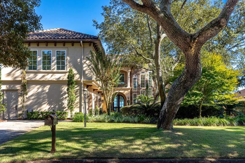 5 bedroom Detached Single Family at 7 Bay Cove Lane, Lake Lorraine Estates, Shalimar — photo 2